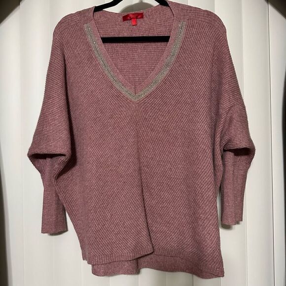Jennifer Lopez plum colored very soft sweater with batwing sleeves, Faux diamond - Picture 1 of 10